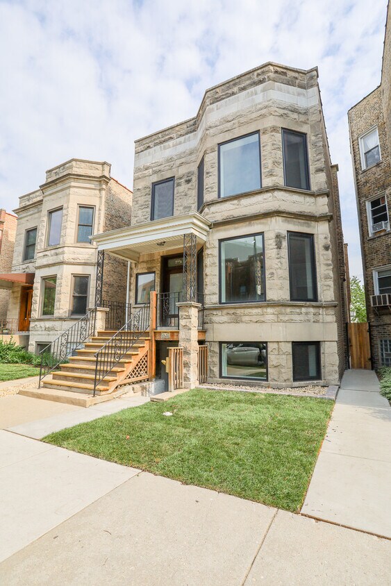 Foto principal - 2230 W Wilson Ave