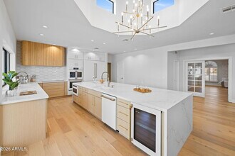 Building Photo - 10111 E Cholla St