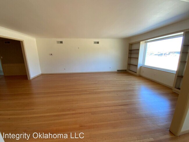 Building Photo - 3 br, 2.5 bath House - 4601 Hayden Lane