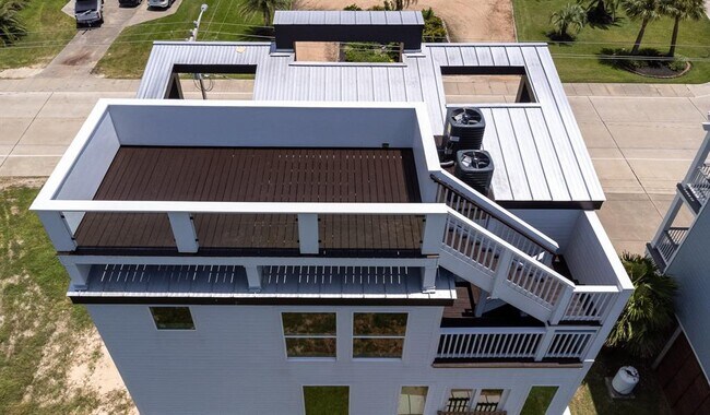 Foto del edificio - 830 Tiki Dr