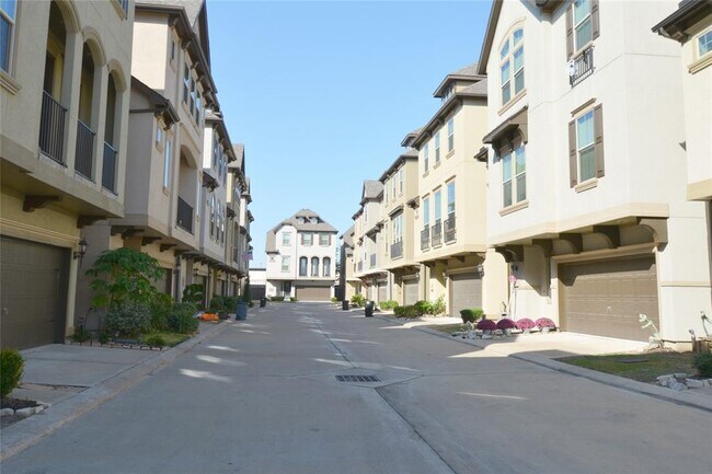 Building Photo - 12220 Oxford Cres Cir