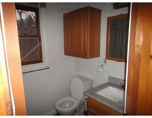 Building Photo - 18 Calkins Ave