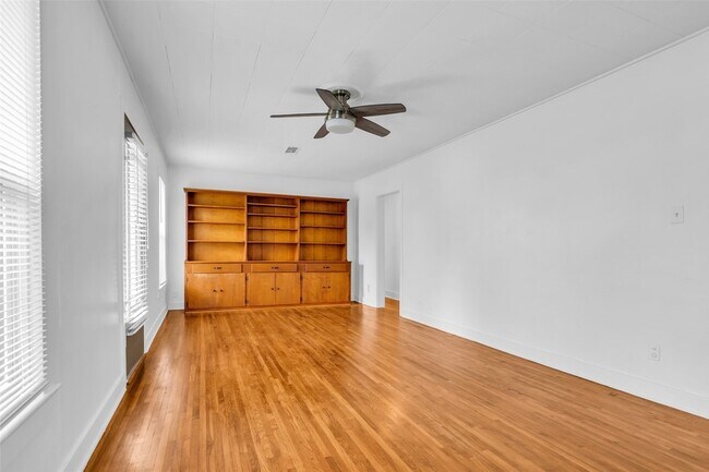 Foto del edificio - 807 Fisher St