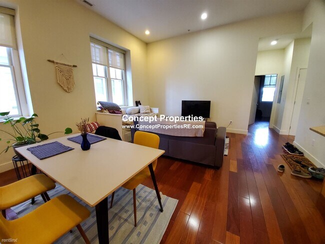Building Photo - 2 br, 1 bath  - 520 Harrison Ave Apt 101