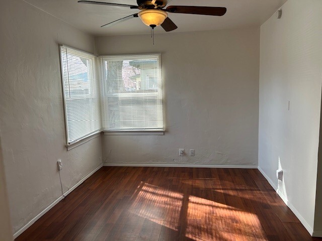 Building Photo - 315 S Pauley St