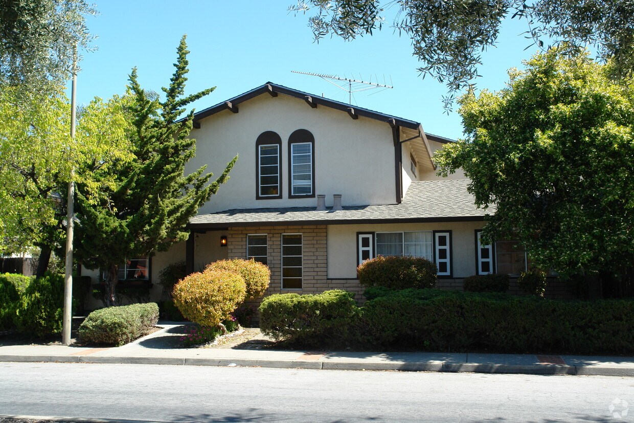 Building Photo - 43208 Starr St