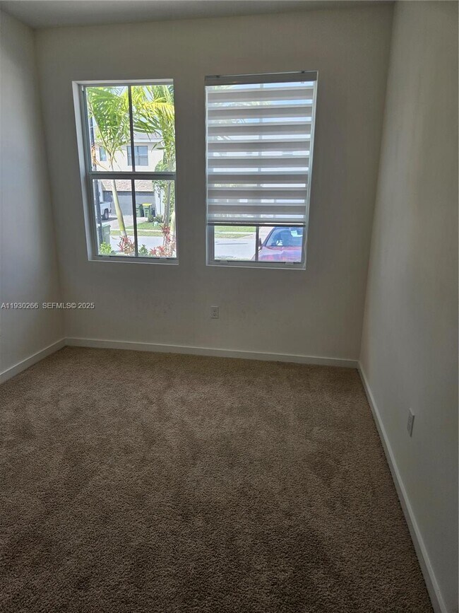 Foto del edificio - 157 NE 13th St