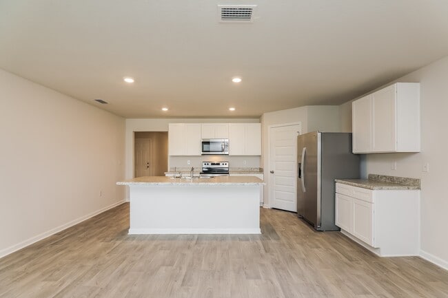 Building Photo - 5816 Tiagra Dr