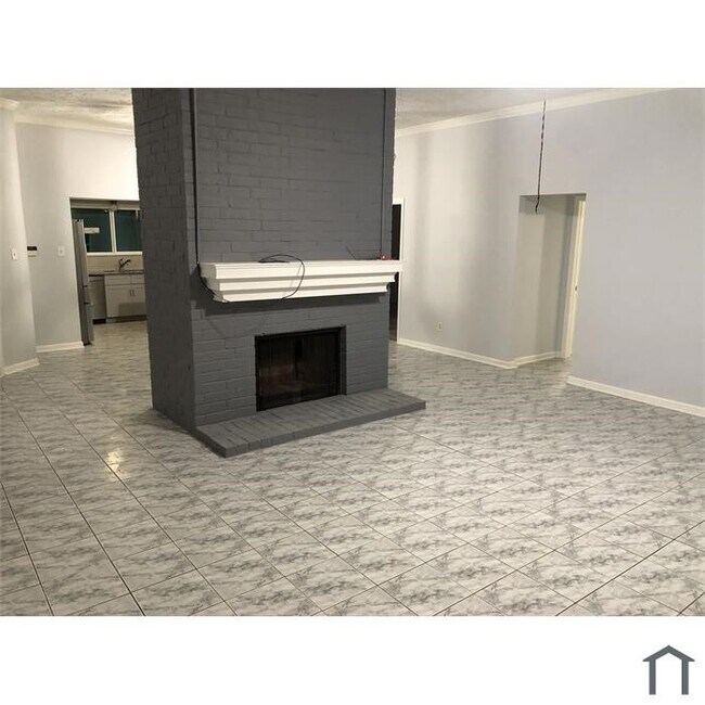 Foto del edificio - 14103 Royal Hill Dr