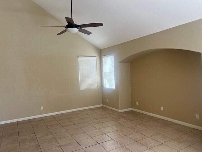Foto del edificio - 7341 Rietz Canyon st