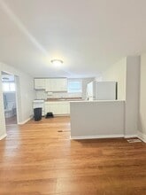 Building Photo - 15 Maple St