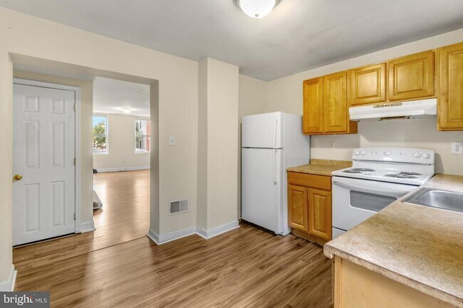 Foto del edificio - 2015 Dickinson St