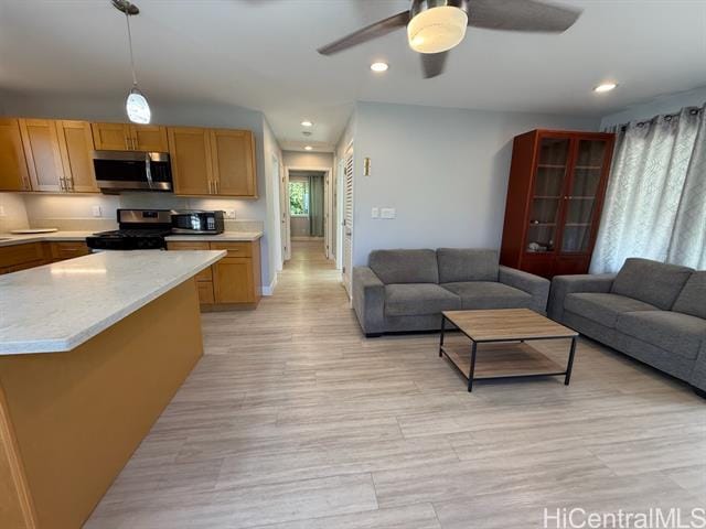 Building Photo - 2943 Kahaloa Dr