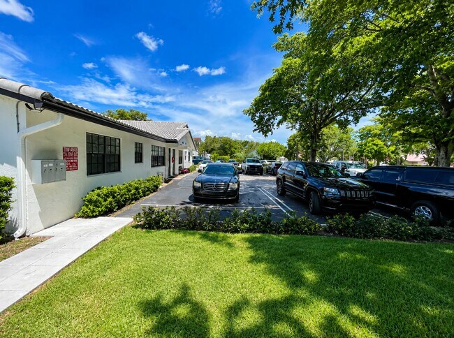 Foto del edificio - 11401 NW 43rd St