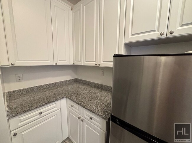 Building Photo - WEST 72 STREET