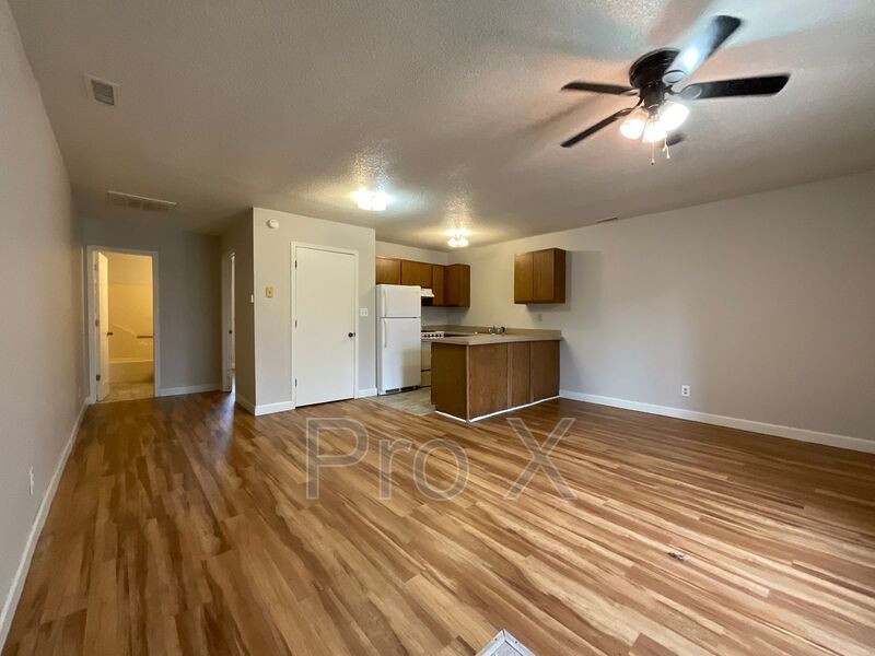 Primary Photo - 202 Allen St