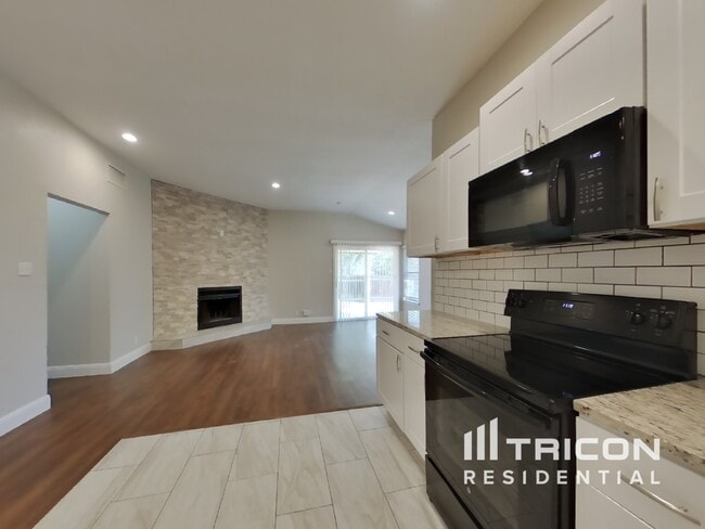 Building Photo - 8755 Ridge Moon Dr