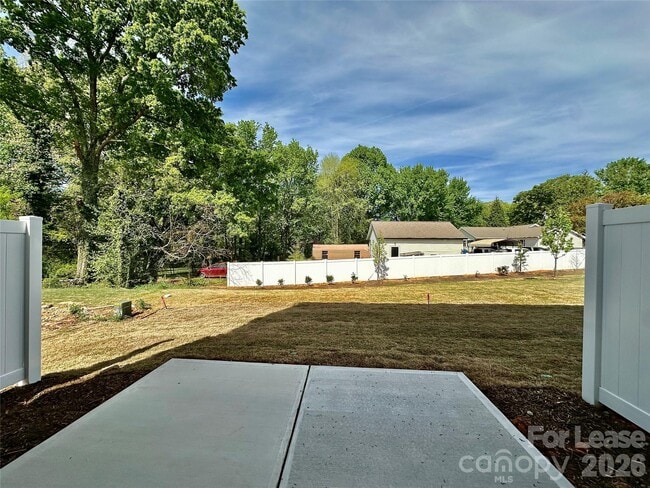 Foto del edificio - 8038 Sinnet Pl