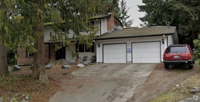 Building Photo - 2215 75th St SE