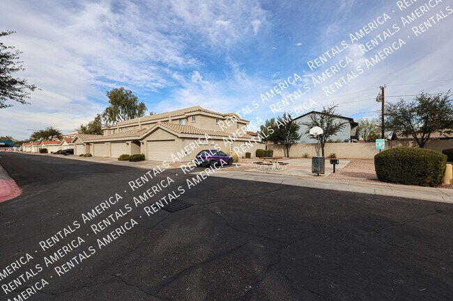 Building Photo - 16021 N 30th St