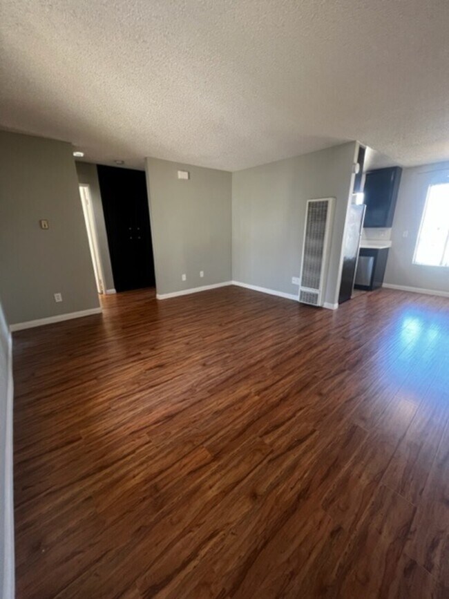 Building Photo - 32nd Street Apartments