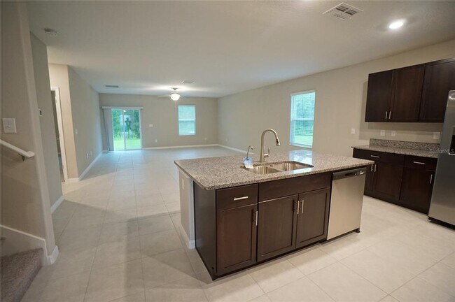 Building Photo - 15514 Miller Creek Dr