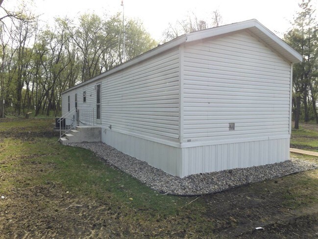 Building Photo - 16201 County Rd 4 SE