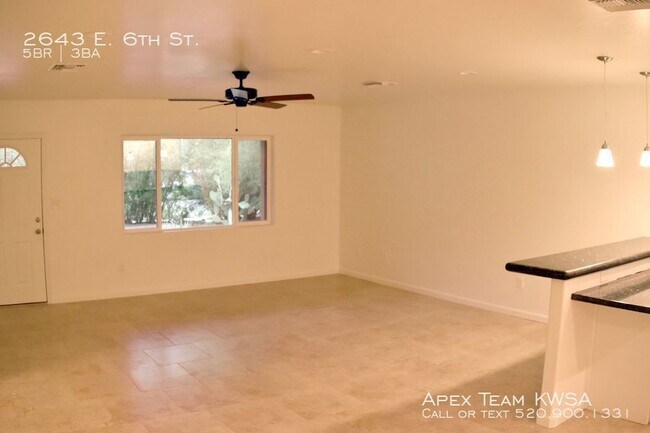 Foto del edificio - 2643 E 6th St