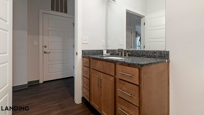 Foto del edificio - 302 13th St S