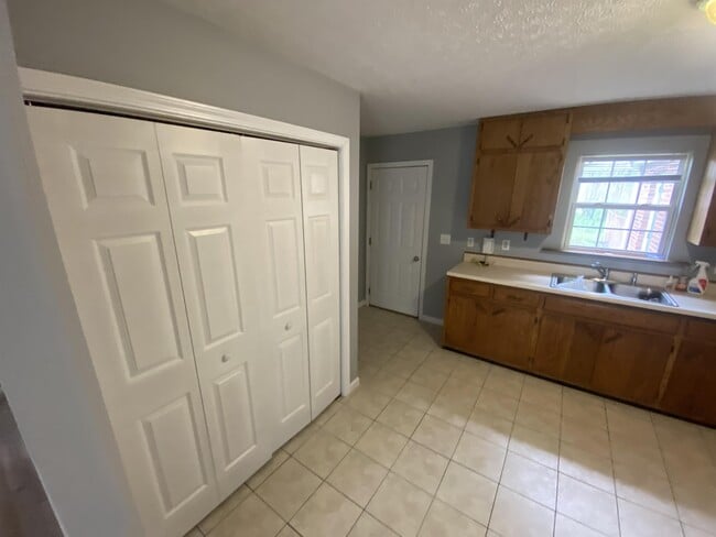 Building Photo - 114 Shoffner Loop