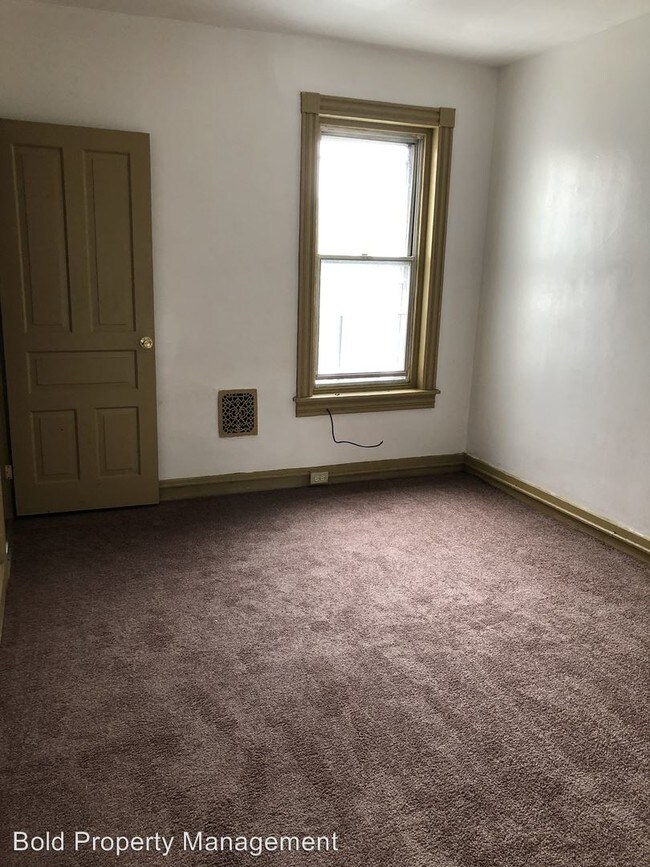 Building Photo - 4 br, 1 bath House - 663 Gordon St.
