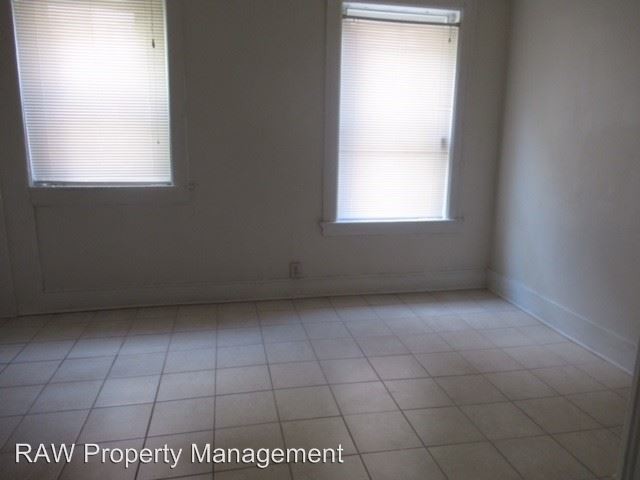 Foto del edificio - 829 Windham Ave
