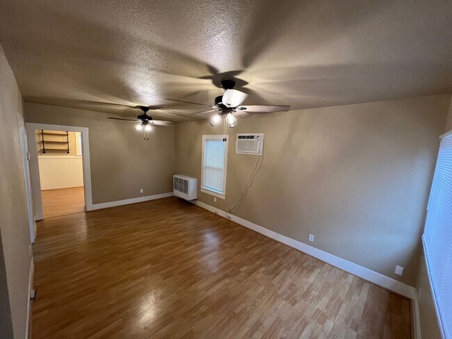 Building Photo - Recently Updated One Bedroom in the heart ...