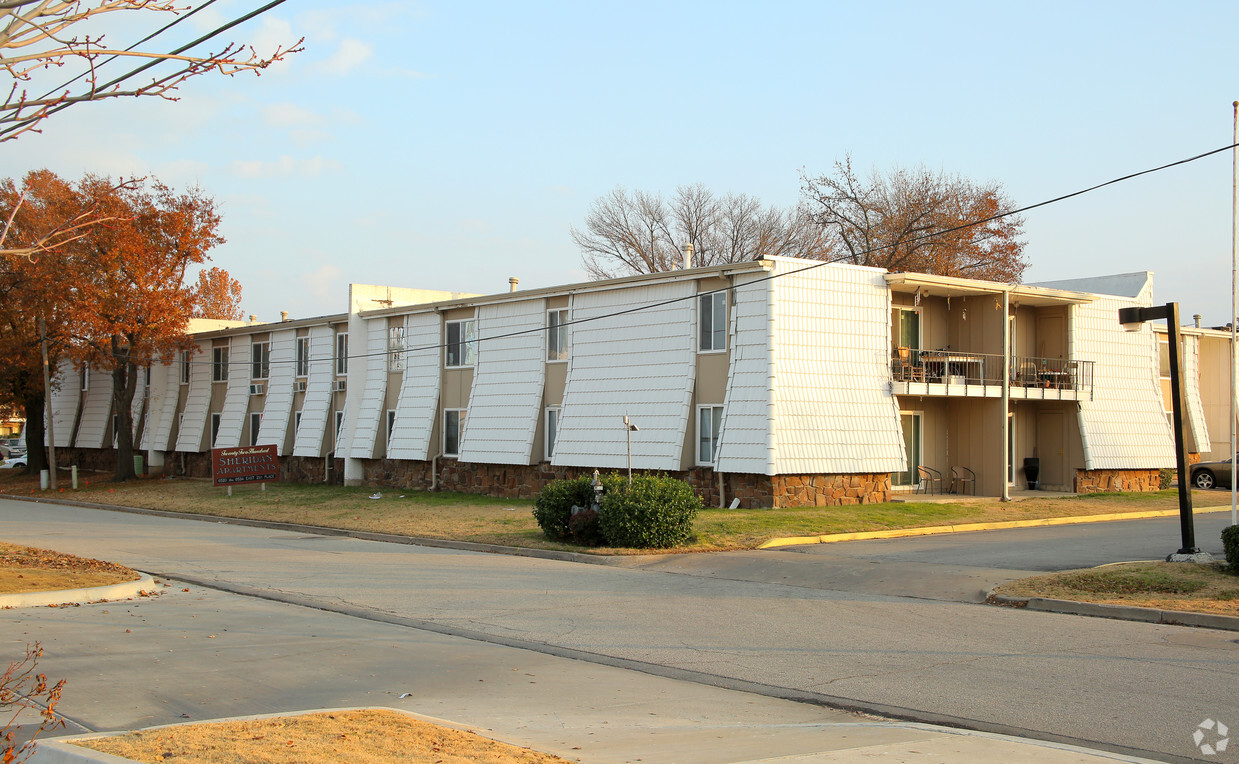 Primary Photo - 2200 Sheridan Apartments