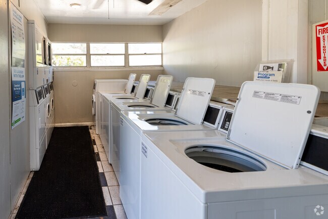 Instalaciones de lavandería - Alderman Park Apartments