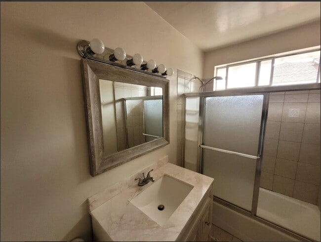 Foto del edificio - 15515 Harvest Ave