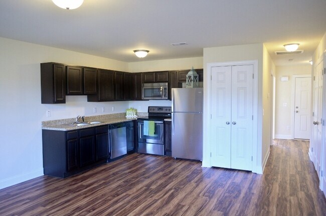 Foto del edificio - New build townhome!