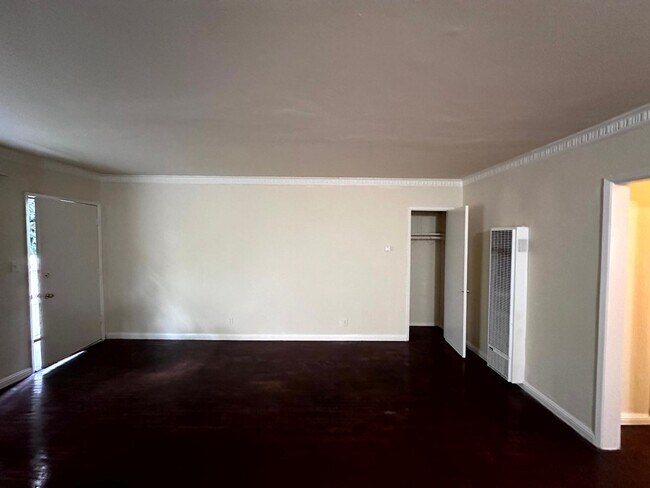 Foto del edificio - 356 Hayworth Ave