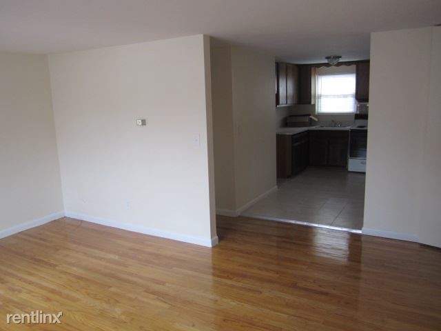Building Photo - 103 Ramsdell St
