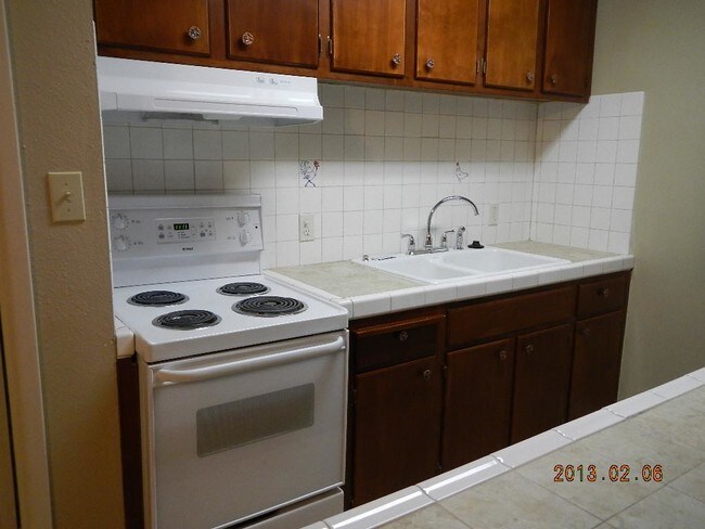 Foto del edificio - 1164 W. 7TH ST.