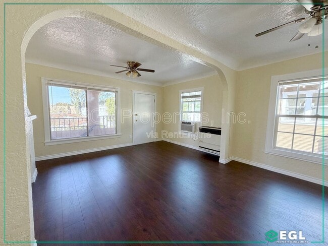 Building Photo - 3014 Division St