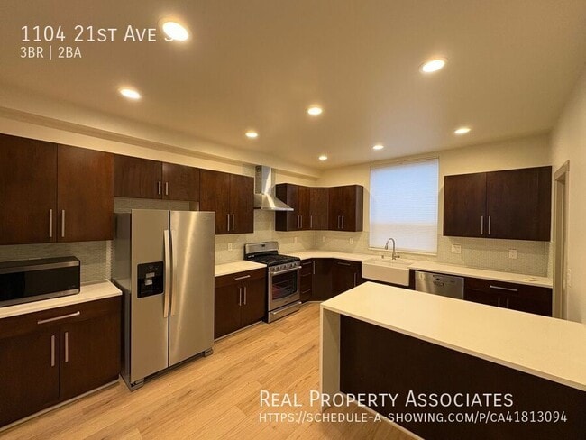 Building Photo - 1104 21st Ave S