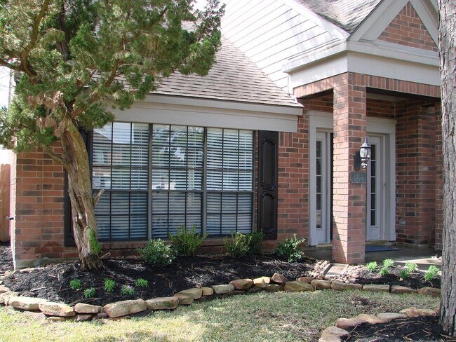 Foto del edificio - 462 Everington Dr