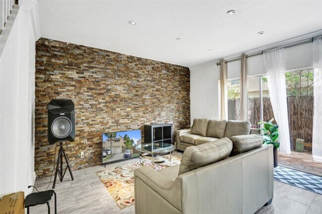 Foto del edificio - 8226 NW 8th Pl