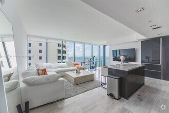 Building Photo - 1451 Brickell Ave