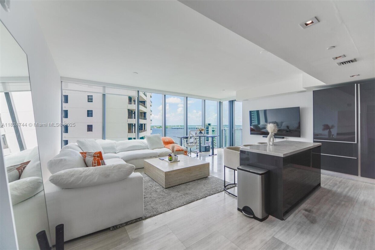 Primary Photo - 1451 Brickell Ave