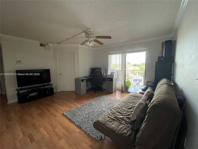 Foto del edificio - 450 Palm Cir W