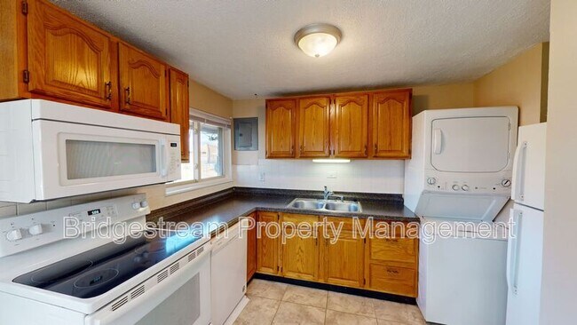 Foto del edificio - 4451 Mahler Dr