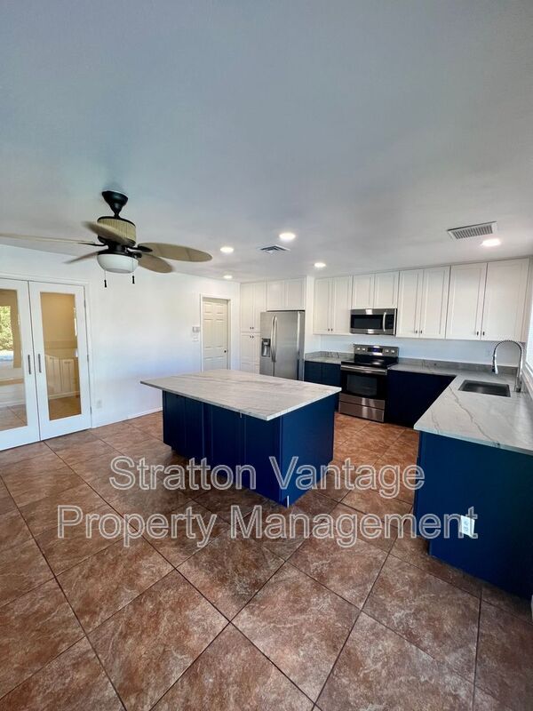 Building Photo - 3026 S El Dorado