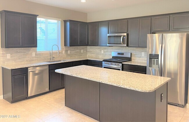 Foto del edificio - 29402 W Mitchell Ave